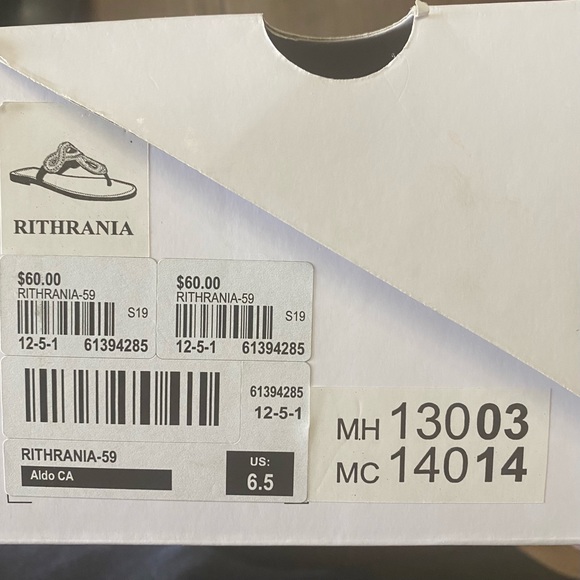 Also Rithrania Flat Sandals - Picture 5 of 5